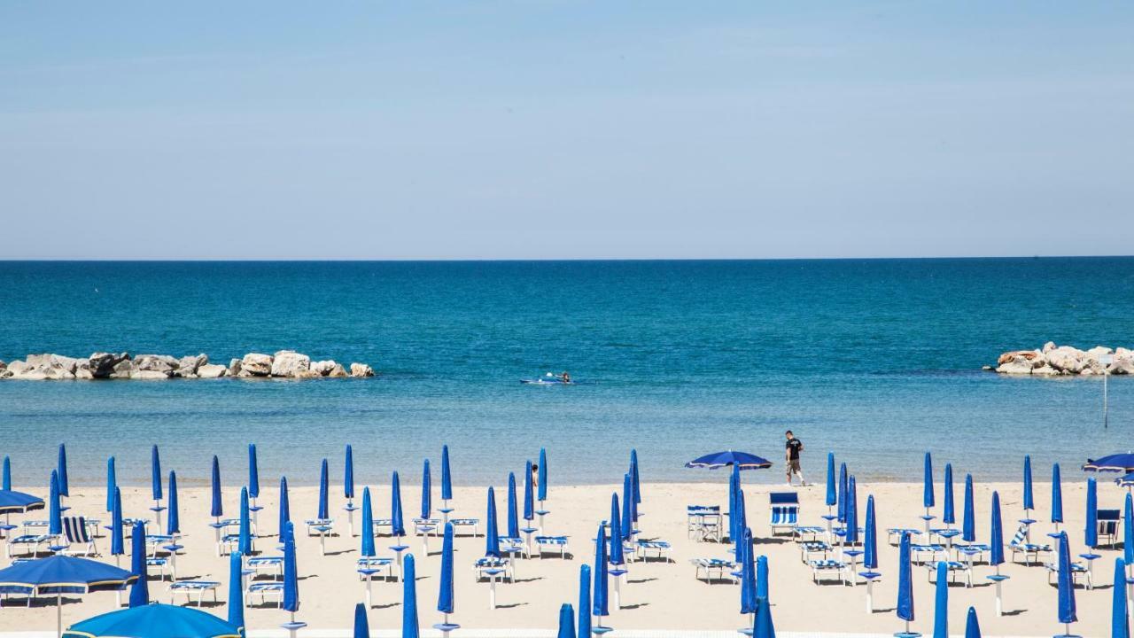 Naftalina Rooms Termoli Bagian luar foto